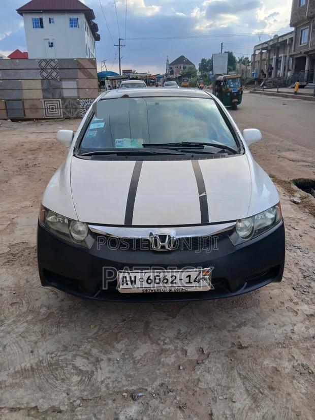 Honda Civic 2010 White