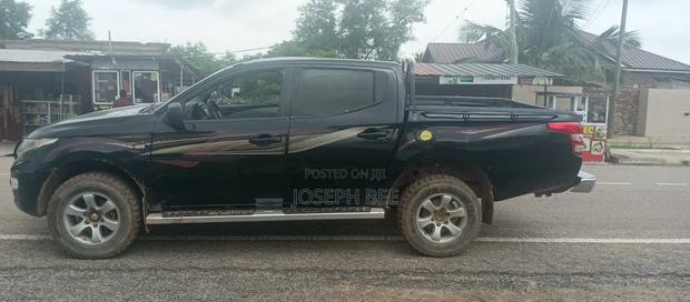 Mitsubishi L200 Club Cab 2.4 154hp 4WD 2016 Black