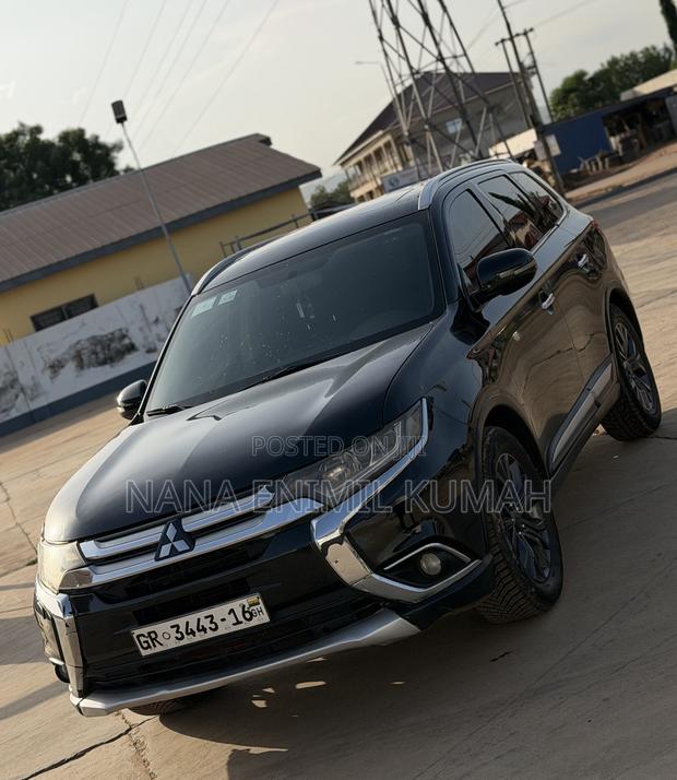 Mitsubishi Outlander 2016 Black