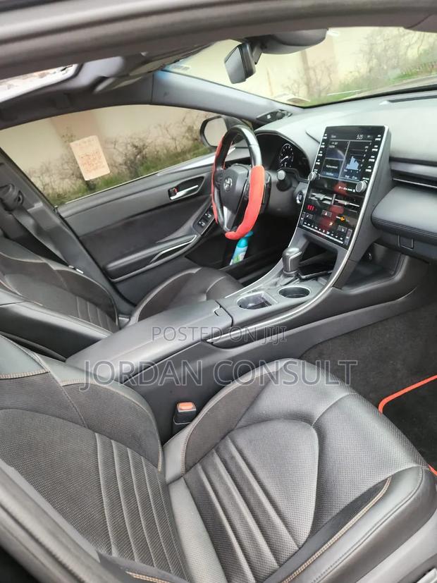 Toyota Avalon XLE 2020 Black