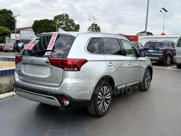 Mitsubishi Outlander SEL S-AWC 2020 Silver