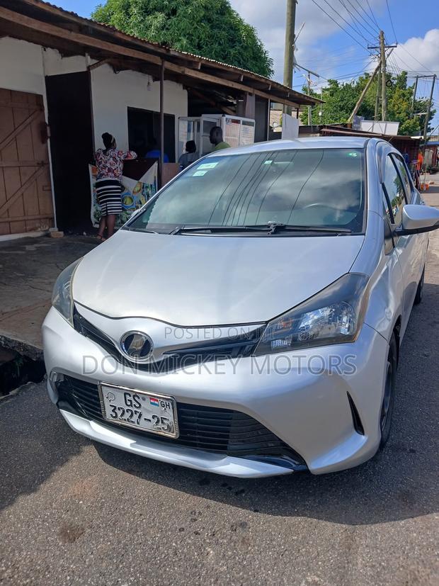 Toyota Vitz 1.3 FWD 5dr 2014 Silver