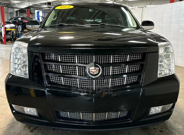 Cadillac Escalade ESV 2014 Black