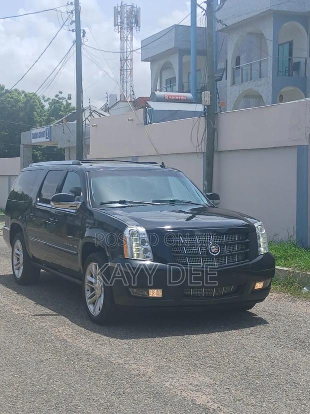 Cadillac Escalade ESV 2014 Black
