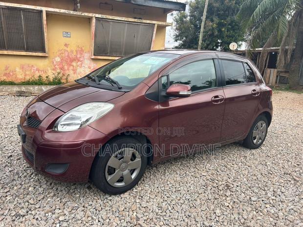 Toyota Vitz 2010 Brown
