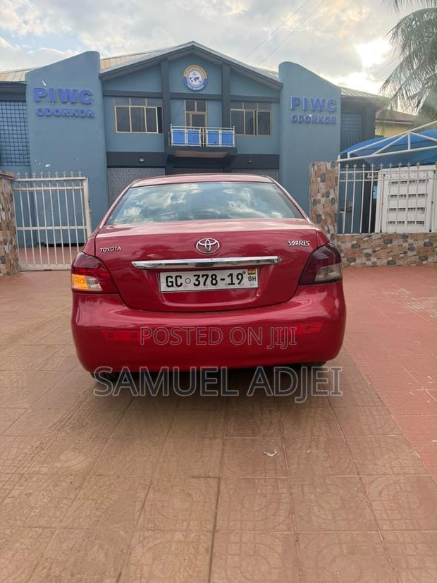 Toyota Yaris 2010 Red