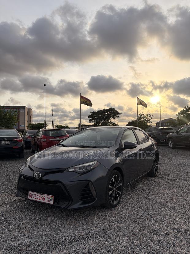 Toyota Corolla SE (1.8L 4cyl 2A) 2019 Gray