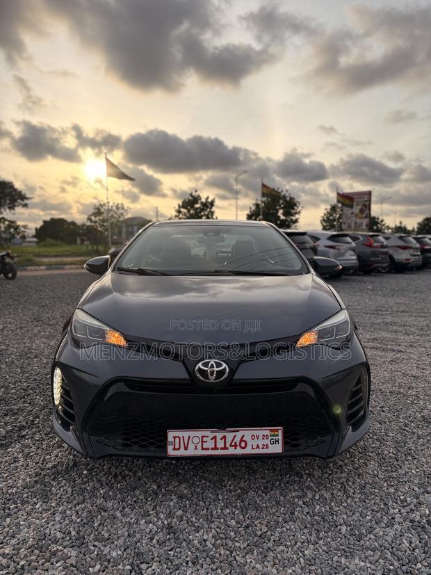 Toyota Corolla SE (1.8L 4cyl 2A) 2019 Gray