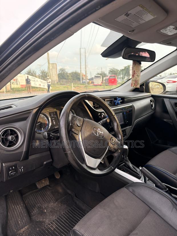 Toyota Corolla SE (1.8L 4cyl 2A) 2019 Gray
