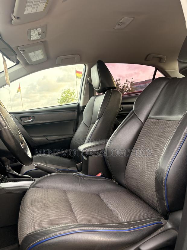 Toyota Corolla SE (1.8L 4cyl 2A) 2019 Gray