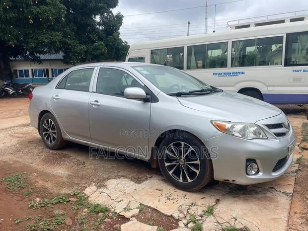 Toyota Corolla LE Special Edition 4dr Sedan (1.8L 4cyl 4A) 2013 Silver