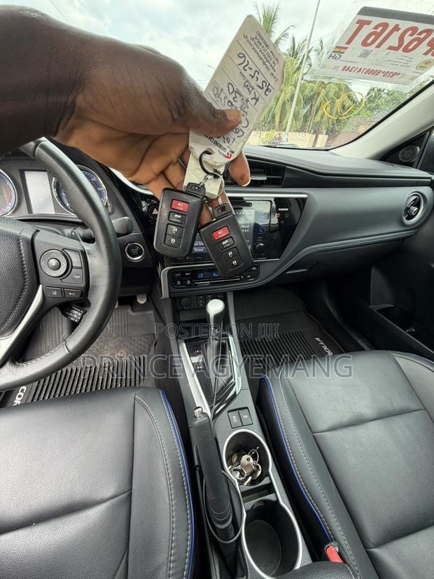 Toyota Corolla XSE 4dr Sedan (1.8L 4cyl CVT) 2017 Black