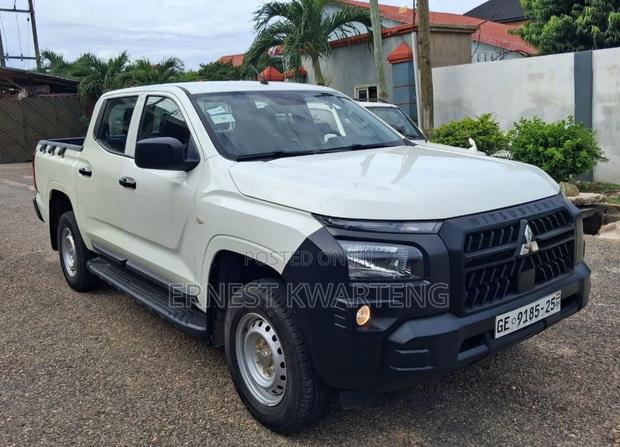 Mitsubishi L200 2024 White