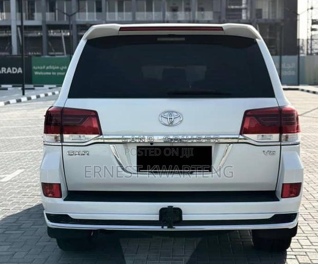 Toyota Land Cruiser 4.5 V8 TD 2019 White