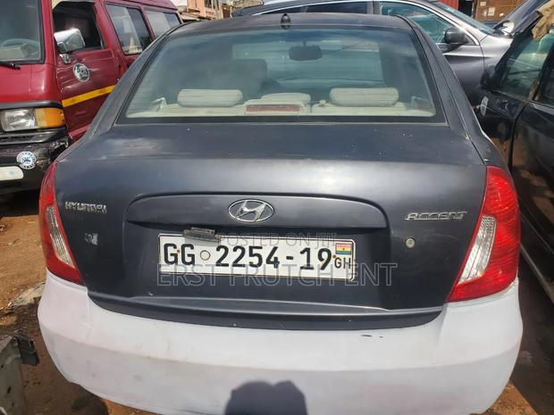 Hyundai Accent 2010 Gray