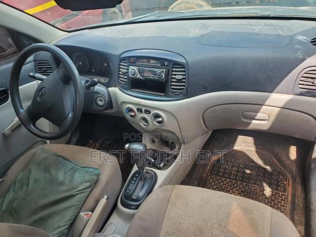 Hyundai Accent 2010 Gray