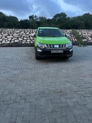 Mitsubishi L200 2016 Green for sale