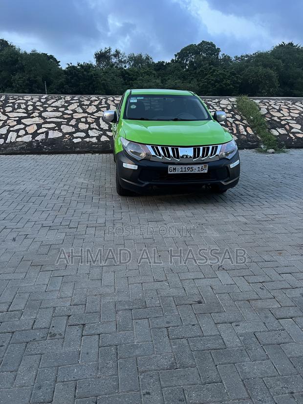 Mitsubishi L200 2016 Green