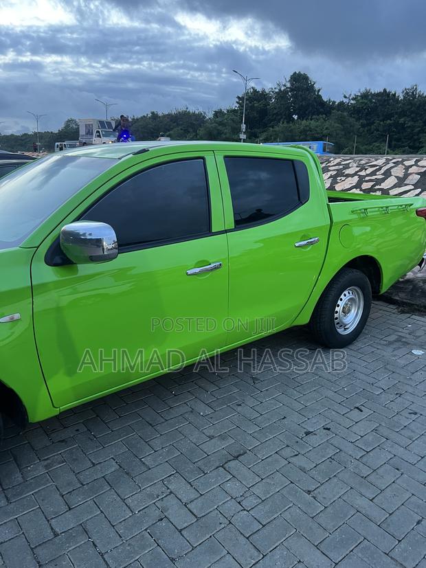 Mitsubishi L200 2016 Green