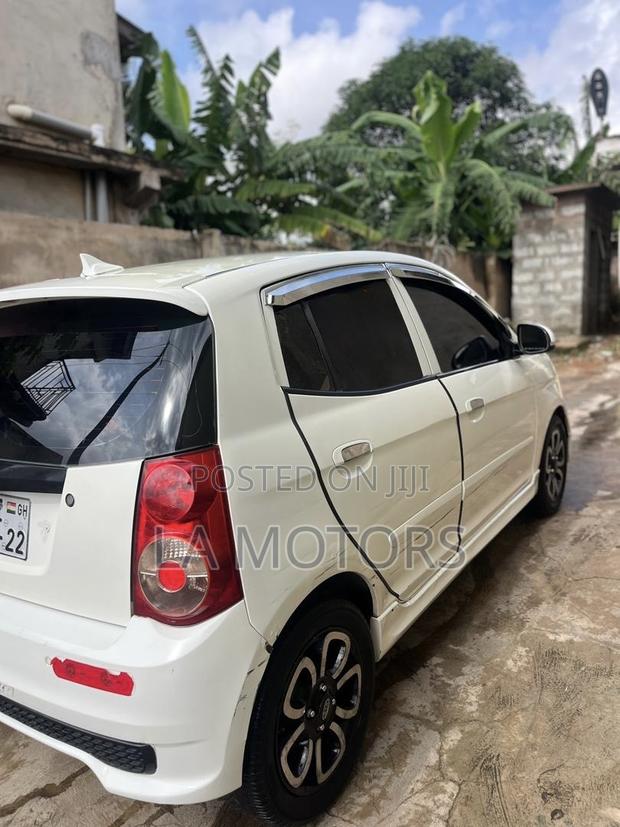 Kia Morning 2011 White