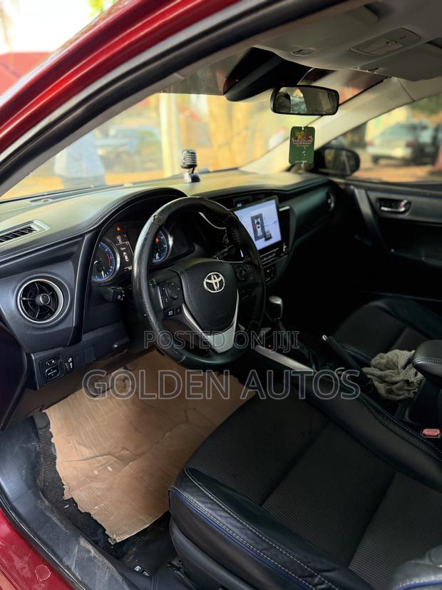Toyota Corolla SE 4dr Sedan (1.8L 4cyl CVT) 2017 Red