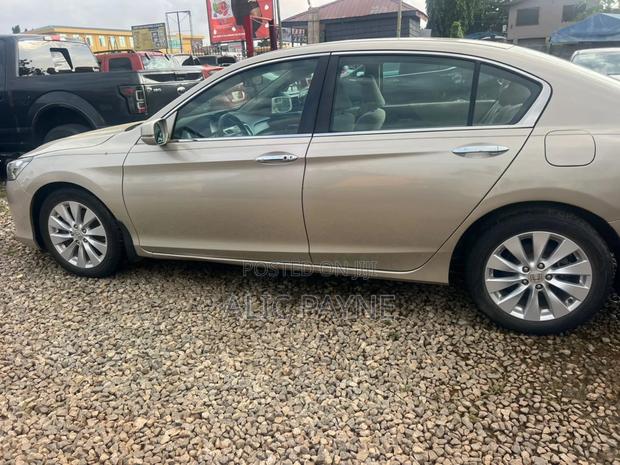 Honda Accord EX 4dr Sedan (2.4L 4cyl 6M) 2015 Gold
