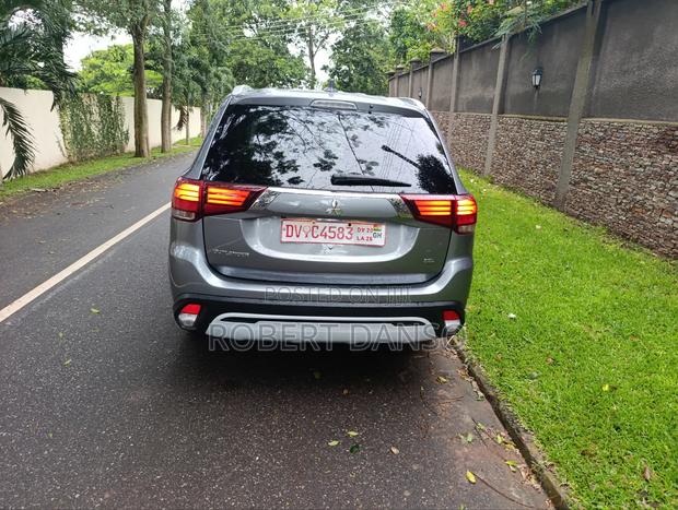 Mitsubishi Outlander SEL FWD 2020 Gray