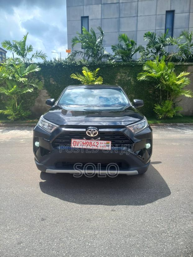Toyota RAV4 LE 2021 Black