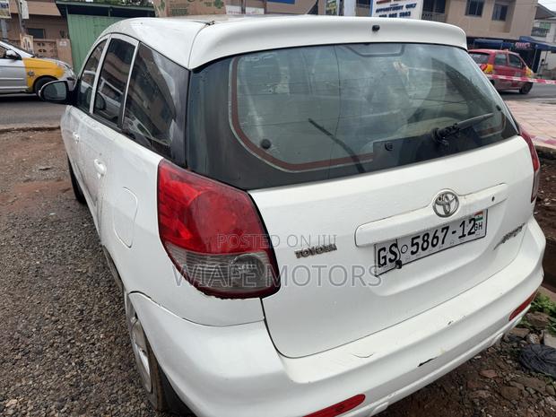 Toyota Matrix Hatchback FWD (1.8L 4cyl 5M) 2005 Black