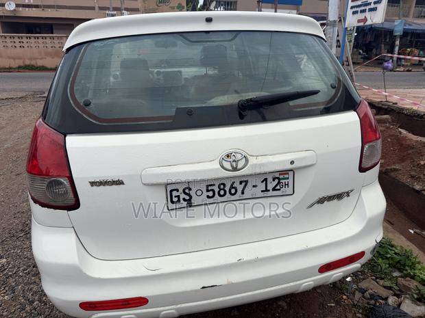 Toyota Matrix Hatchback FWD (1.8L 4cyl 5M) 2005 Black