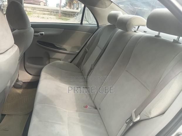 Toyota Corolla 2009 Silver