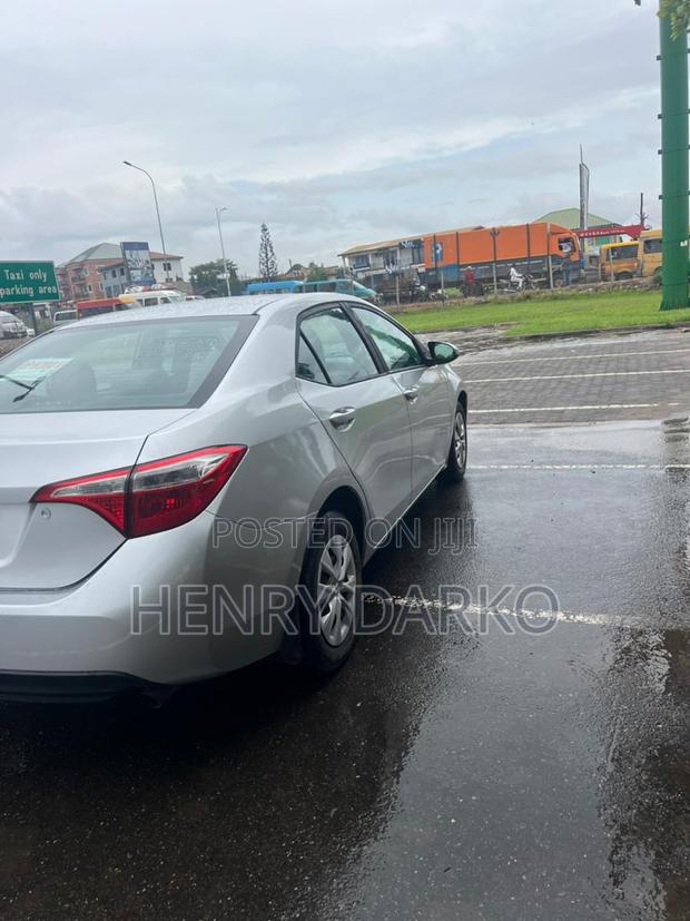 Toyota Corolla 2015 Silver