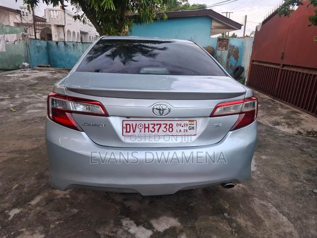 Toyota Camry SE 4dr Sedan (2.5L 4cyl 6A) 2014 Silver