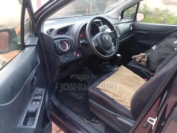 Toyota Vitz 2012 Purple