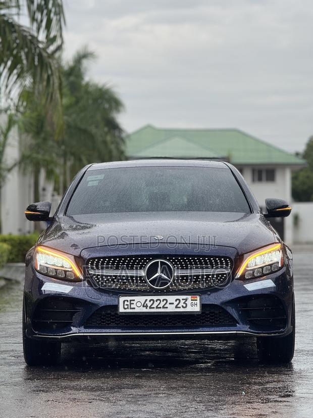 Mercedes-Benz C300 2020 Blue