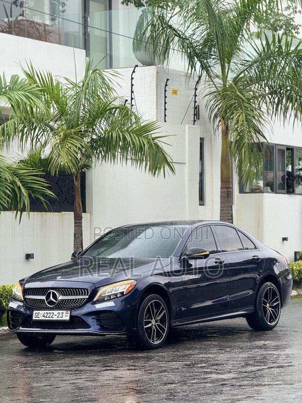 Mercedes-Benz C300 2020 Blue