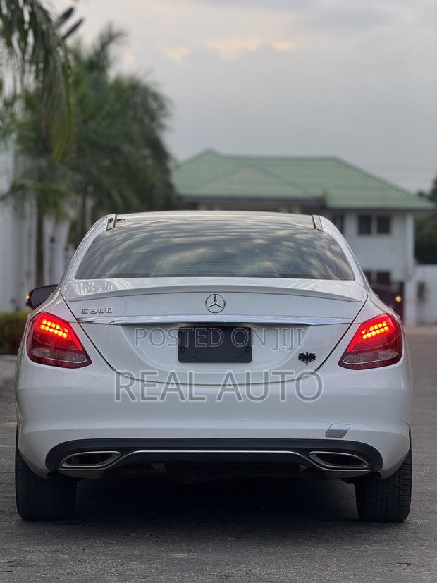Mercedes-Benz C300 Luxury 4matic Sedan AWD (2.0L 4cyl 7A) 2017 White