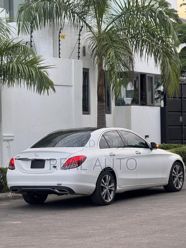 Mercedes-Benz C300 Luxury 4matic Sedan AWD (2.0L 4cyl 7A) 2017 White