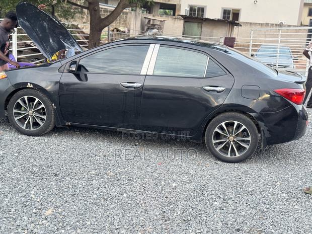 Toyota Corolla S Plus 4dr Sedan (1.8L 4cyl CVT) 2014 Black