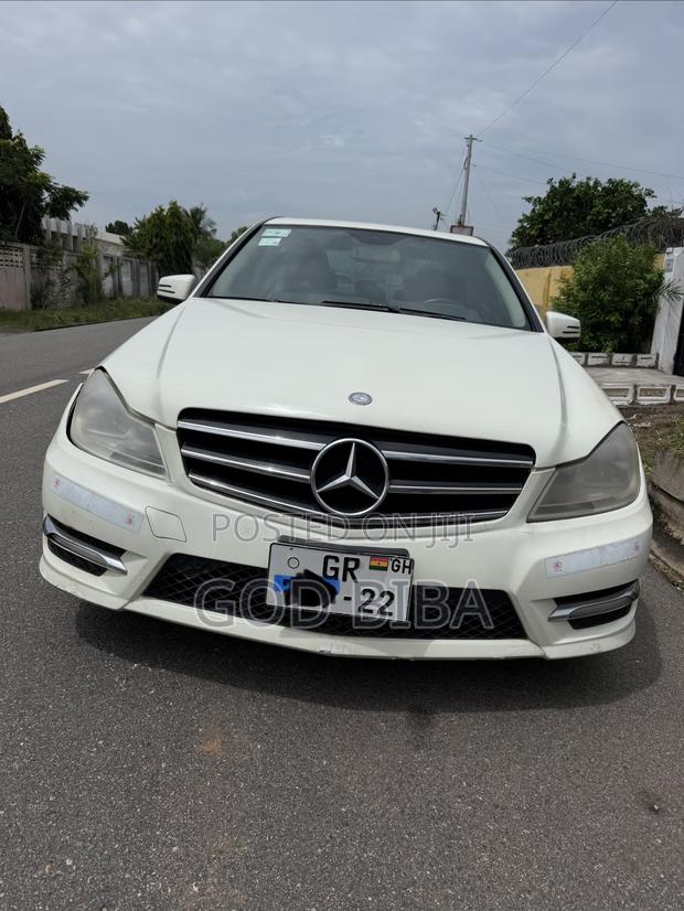 Mercedes-Benz C300 Luxury 4Matic Sedan AWD (3.5L 6cyl 7A) 2014 White