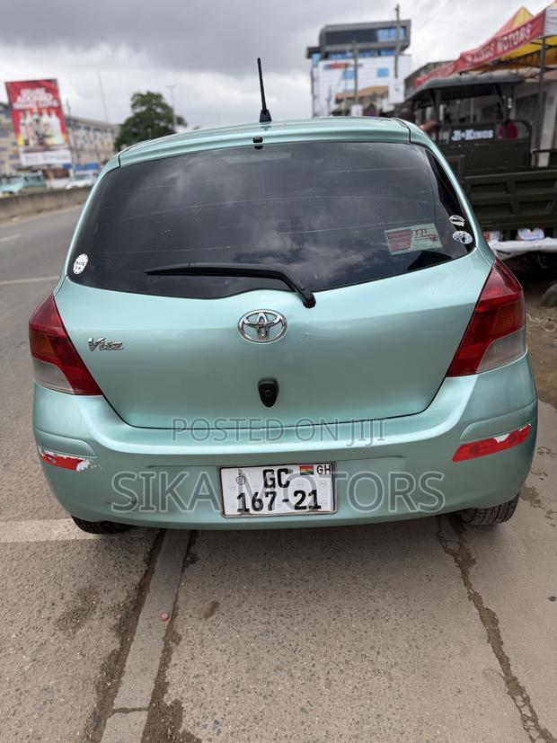 Toyota Vitz 2010