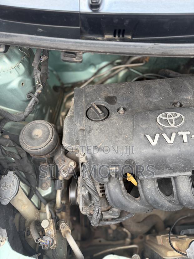 Toyota Vitz 2010
