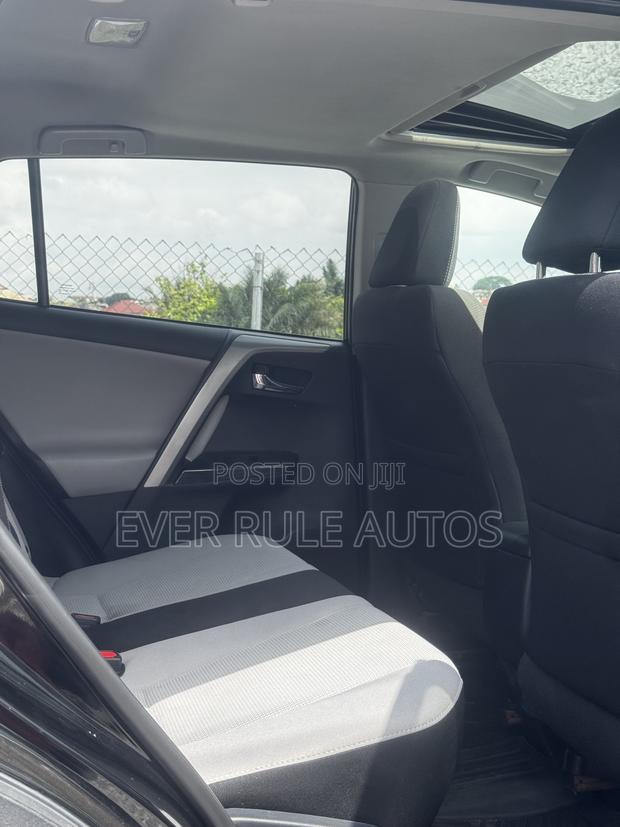 Toyota RAV4 XLE 4dr SUV AWD (2.5L 4cyl 6A) 2018 Black