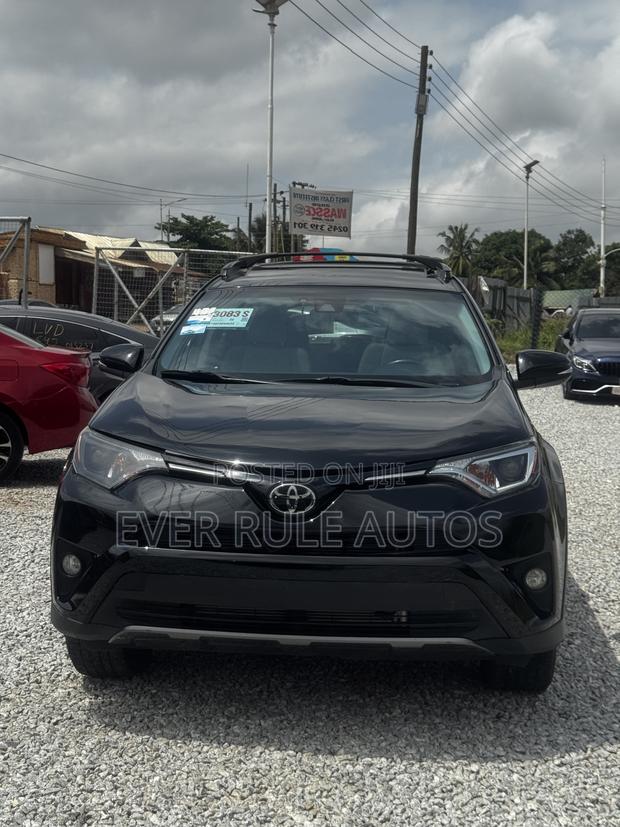 Toyota RAV4 XLE 4dr SUV AWD (2.5L 4cyl 6A) 2018 Black