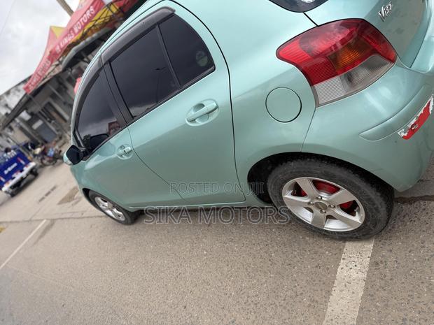 Toyota Vitz 2010