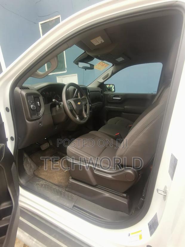 Chevrolet Silverado 2024 White