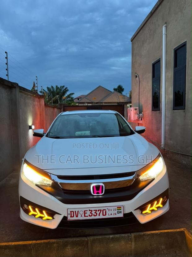 Honda Civic Touring Sedan 2018 White