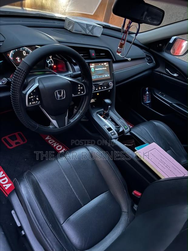 Honda Civic Touring Sedan 2018 White