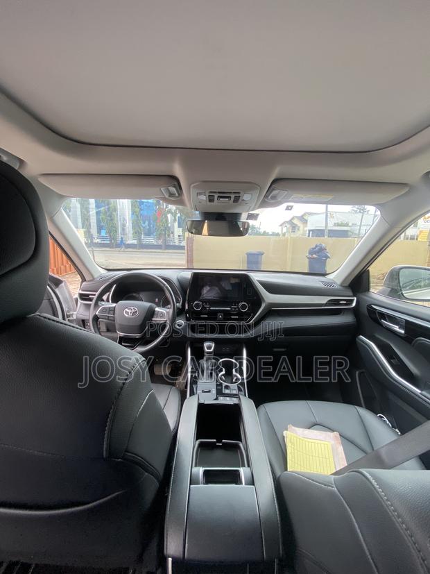 Toyota Highlander LE FWD 2024 White