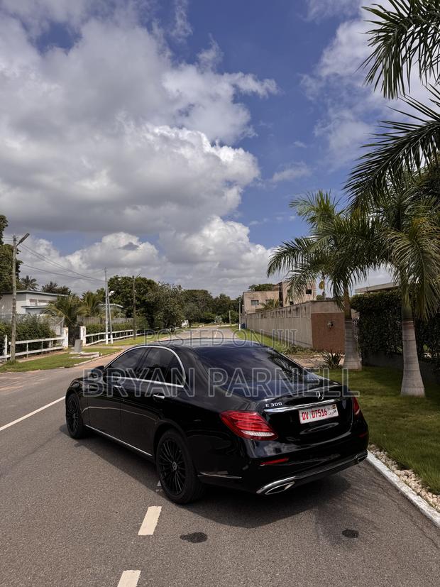 Mercedes-Benz E300 2019 Black